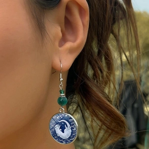 Boucles d'oreilles loutre vintage en verre avec perle verte et crochet en argent