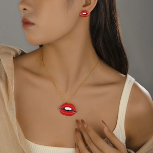 Collier Et Boucles D'oreilles Lèvres Rouges Alliage Émail Pop Art Bijoux Femmes Pendentif Dents Sexy Plaqué Or