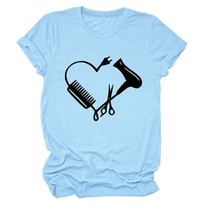 Himmelblaues Damen-T-Shirt mit kreativem Herzmuster aus Friseurwerkzeugen und Rundhalsausschnitt