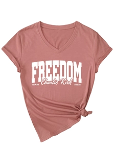 Detail of V-neck dusty pink t-shirt with freedom text and front knot design