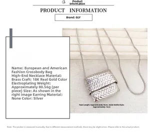 Nahaufnahme der gewebten Mini-Taschen-Halskette mit 18K Beschichtung und Gewichtsangaben