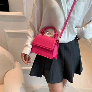 Mini sac à bandoulière rose vif à la mode avec poignée à nœud et sangle