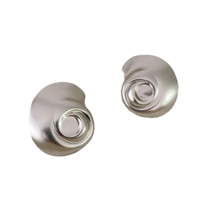 Boucles d'oreilles spirales en forme d'escargot argenté avec finition miroir poli