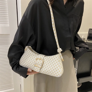 Sac sous le bras vintage beige à monogramme avec boucle dorée et bandoulière nouée