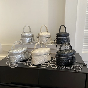 Women Quilted PU Leather Vanity Case Bag Mini Crossbody Shoulder Bag With Chain Strap Flower Decor Elegant Handbag