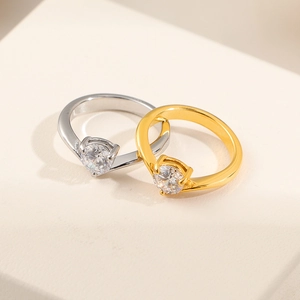 Luxury V Shape Titanium Steel Zirconia Solitaire Ring For Women Minimalist Elegant Gold Silver Plated Jewelry Band Gift