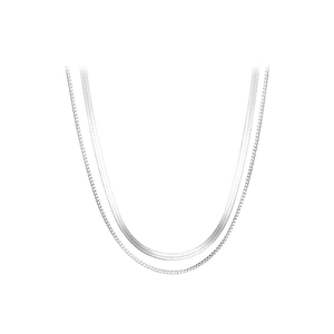 Collier double épaisseur en maille serpent et boîte argentée au design minimaliste