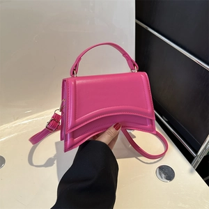 Sac À Épaule Femmes Cuir PU Fond Incurvé Sac À Main Mode Décontracté Sac Bandoulière Couleur Unie Élégant Trendy Satchel