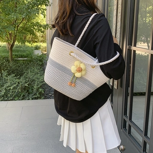 Sac seau tissé dégradé à la mode avec anse en corde et pendentif fleur jaune vif