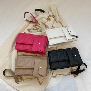 Damen Gesteppte Geometrische Schultertasche Mit Mini-Beutel Goldene Kette PU-Leder Umhängetasche Kleine Quadratische Handtasche Modegeschenk