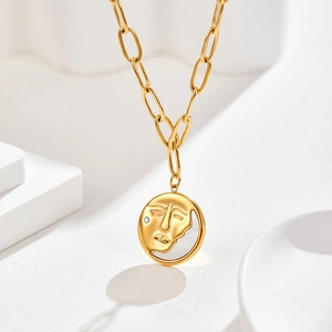 Relief-Gesicht und Mond Perlmutt-Anhänger Halskette mit Zirkonia-Inlay in Gold-Optik