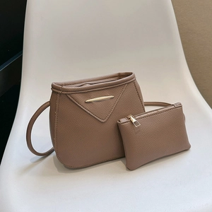 Two-piece dark brown bucket bag and pouch set in lychee pattern synthetic leather