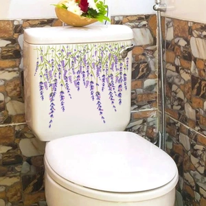 Stickers muraux fleurs de lavande sur réservoir de WC blanc pour décor de salle de bain