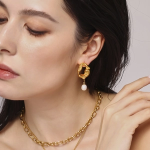 Boucles d'oreilles irrégulières plaquées or 18K avec perles et collier à grosse chaîne