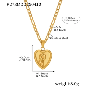 Dimensions détaillées du pendentif cœur tournesol plaqué or 18 carats sur chaîne
