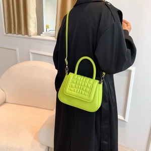 Fluorescerend groene kleine vierkante handtas met krokodillenpatroon en schouderband