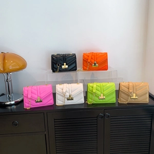 Borsa a Spalla Trapuntata da Donna in Pelle PU Tracolla a Catena Dorata Piccola Borsa Quadrata alla Moda Con Fibbia