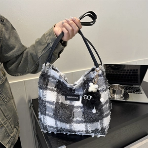 Sac Cabas Femme Style Coréen en Toile à Carreaux Sac à Main Vintage Seau Avec Bords Effilochés et Glands Pour Le Quotidien
