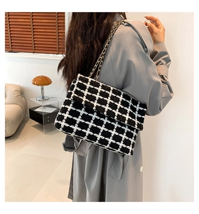 Sac classique en laine à carreaux noirs et blancs avec bandoulière chaîne dorée