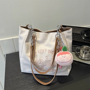 Women Large Capacity Tote Bag Korean Embroidered PU Leather Shoulder Bag With Chain Strap And Peach Charm Casual Handbag