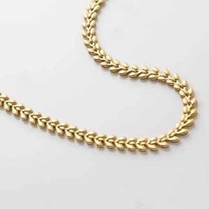 Elegant gold heart wheat spike chain necklace made of durable stainless steel for women