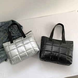 Quilted Tote Bag Large Capacity Puffer Shoulder Bag Metallic Glossy Nylon Padded Handbag Casual Winter Korean Fashion Women