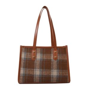 Klassische Shopper-Tasche mit Karomuster und braunen Kunstlederriemen für Damen