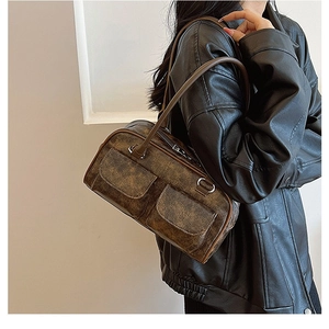 Borsa a spalla vintage in pelle marrone scuro con doppie tasche e design Boston chic