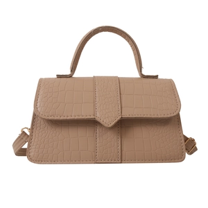 Sac à bandoulière classique marron clair à motif crocodile avec poignée et sangle