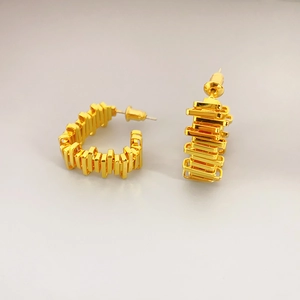 Chic 18K gold plated C-shaped stud earrings with irregular layered geometric design