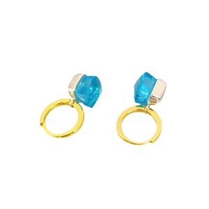 Minimalistische goldene Creolen mit facettierten blauen Kristallglas-Anhängern für Damen