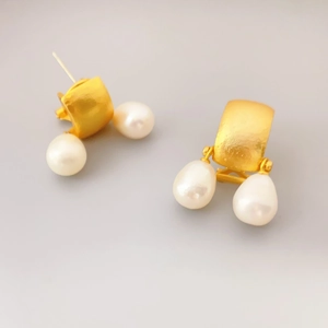 French vintage 925 silver needle pearl drop earrings in matte gold finish