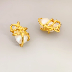 French vintage baroque pearl stud earrings in gold plated copper weave design
