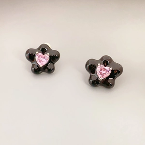 Minimalist enamel flower stud earrings with pink heart crystal in black petals