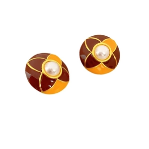 Retro round flower earrings with red enamel and inlaid pearl in gold-plated setting