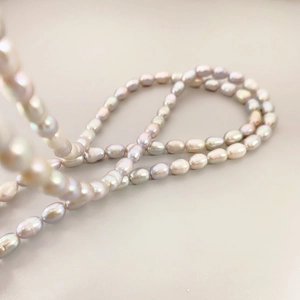 Élégant collier de perles d'eau douce multicolores avec éclat intense et fermoir