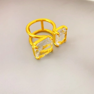 Anello aperto placcato oro 18K con doppia fascia e due grandi cristalli K9 rettangolari