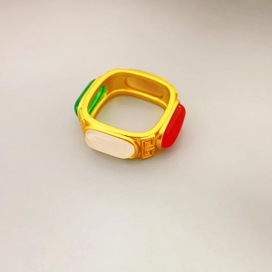 Quadratischer 18K vergoldeter Ring mit bunten Edelsteinen und griechischer Gravur