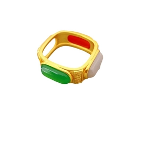18K vergoldeter hohler quadratischer Ring mit dreifarbigen Achaten und Retro-Gravuren