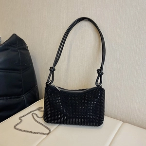 Sac hobo noir en strass avec lanières PU et chaîne argentée pour femme