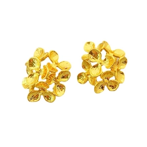 Elegant 3D gold-plated flower cluster stud earrings with vintage floral design