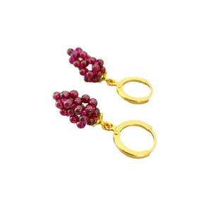Elegant gold-plated garnet grape cluster earrings with natural pastoral vintage design