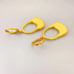 Boucles d'oreilles forme sac à main plaquées or 18 carats style français chic
