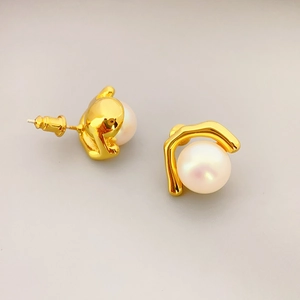 Minimalist 925 silver needle pearl stud earrings with irregular gold-plated curved lines