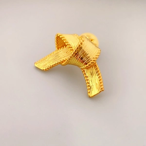 Orecchini a perno a fiocco dorati in ottone placcato oro 18K con finitura fine