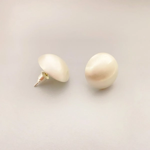 Minimalist white button-shaped pearl earrings with 925 silver needle for women
