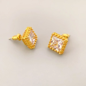 Square gold stud earrings with bright cubic zirconia and beaded metal edge finish