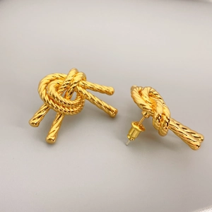 Polished gold knot earrings made of S925 silver with a twisted rope design
