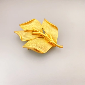 Elegant 18K gold-plated brass leaf brooch with matte brushed finish and sleek vein detail