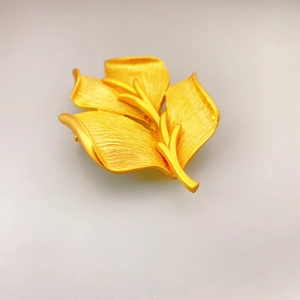 Luxurious 18K gold plated brass leaf brooch with brushed metal texture for women